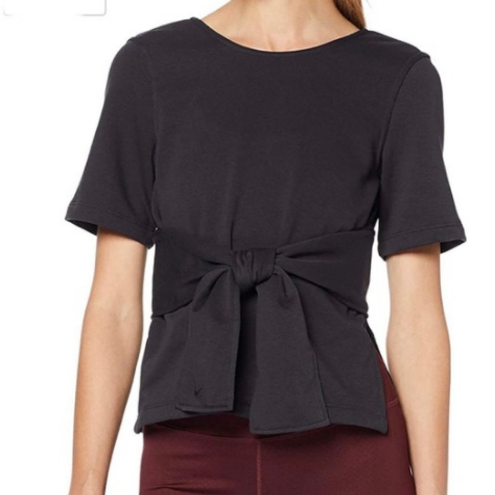 NWT Nike Black Wrap Yoga Top Size Medium